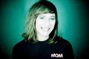 Kim Deal - Nobody Loves You More